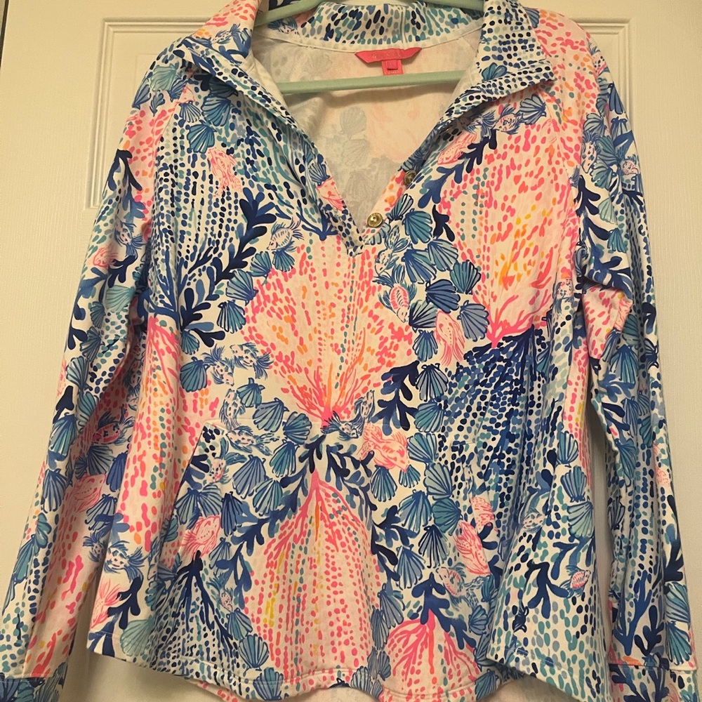 Worn twice. It’s a lite weight pullover
